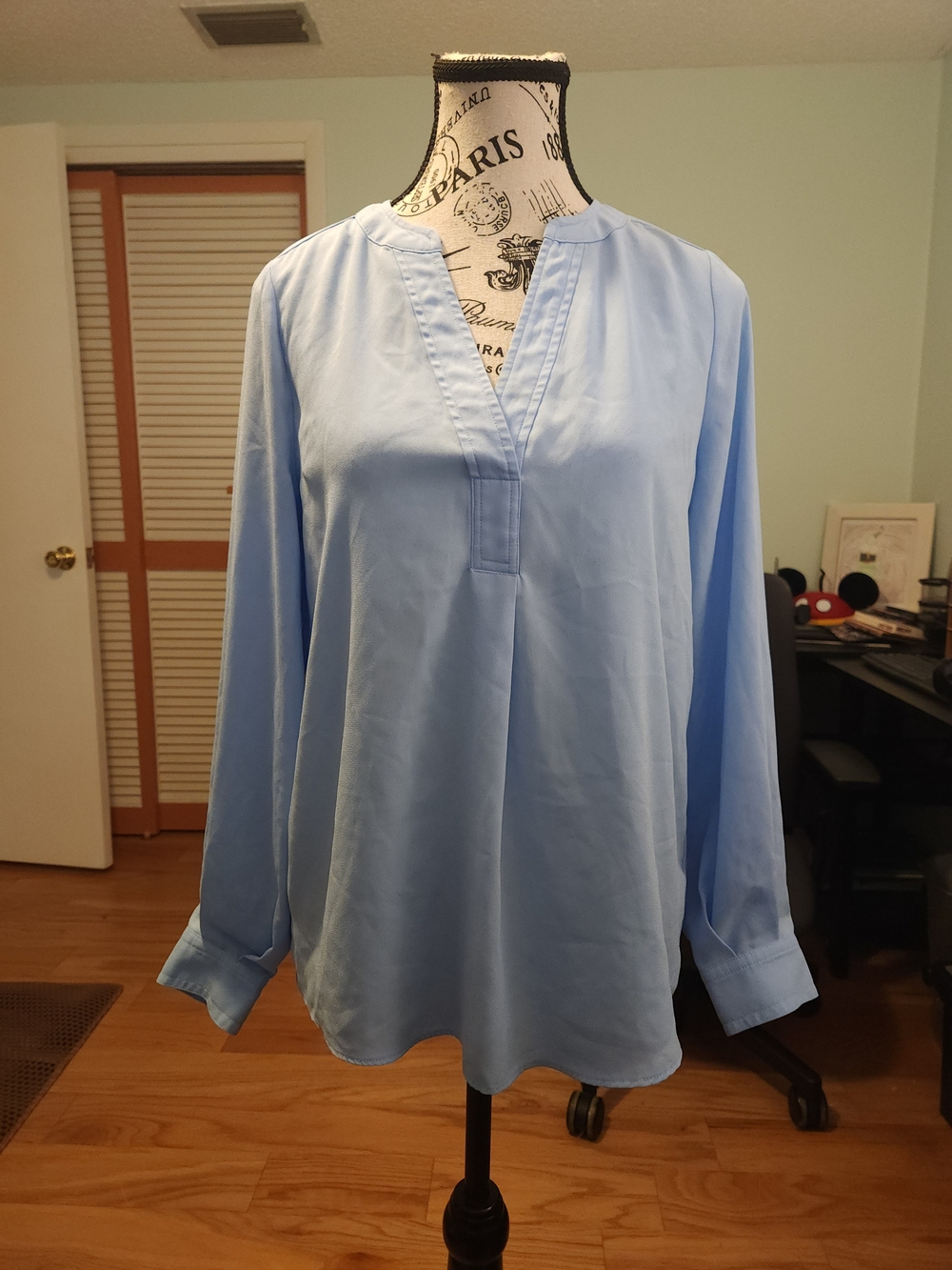 Worthington Light Blue V-Neck Long Sleeve Tunic